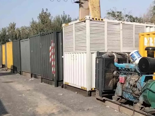 玉州200KW柴油发电机机组每小时油耗是多少？